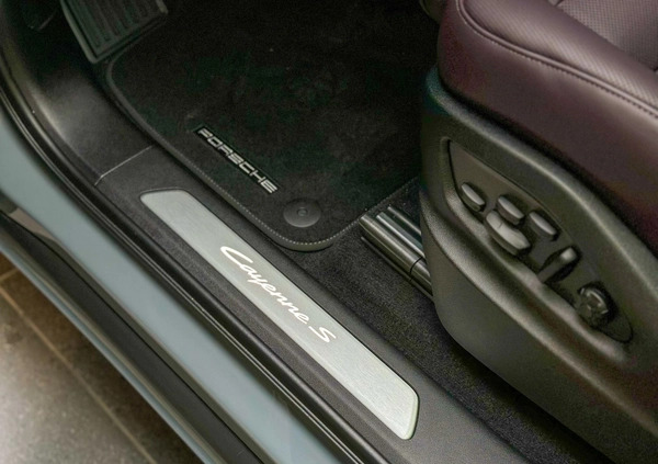 Porsche Cayenne cena 743400 przebieg: 1, rok produkcji 2023 z Głogów Małopolski małe 254